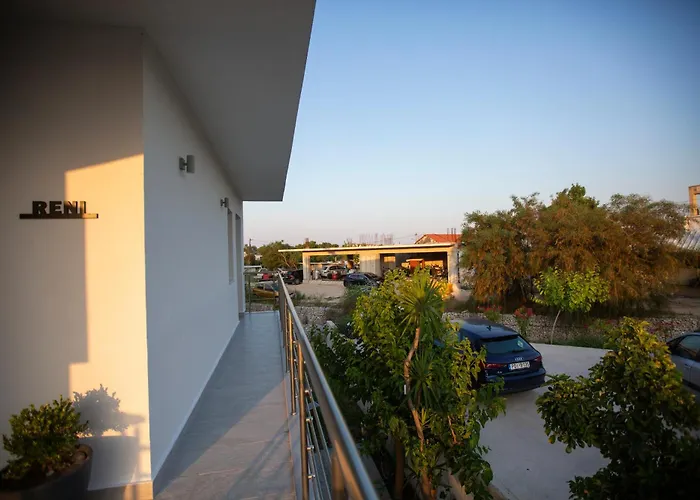 Reni Apartmán *