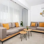 Apartment Reni